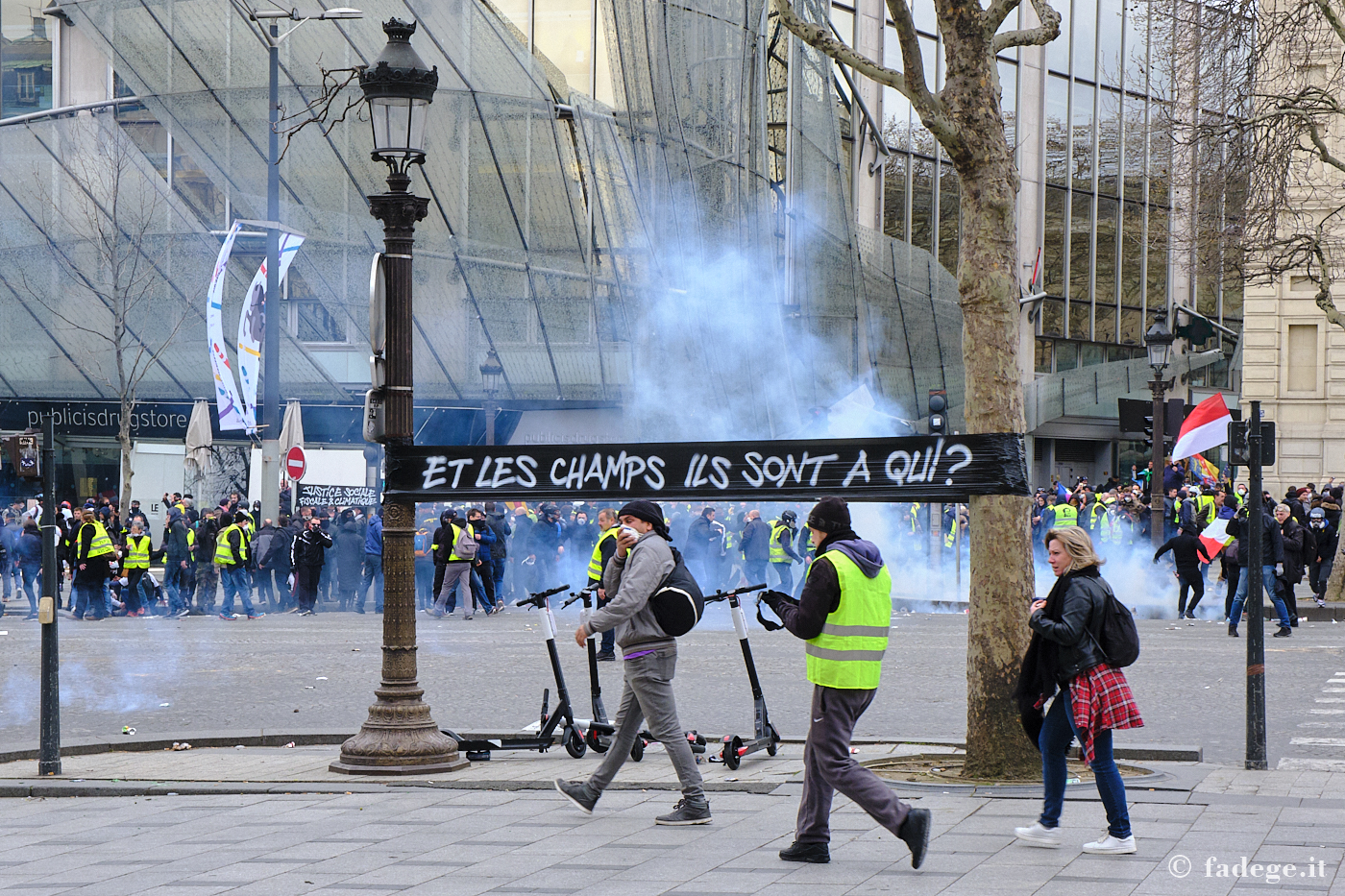 Manifestation des Gilets Jaunes - Champs Elysées, samedi 16 mars 2019 acte 18